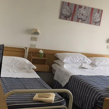 Hotel Savini Rimini Kültér fotó