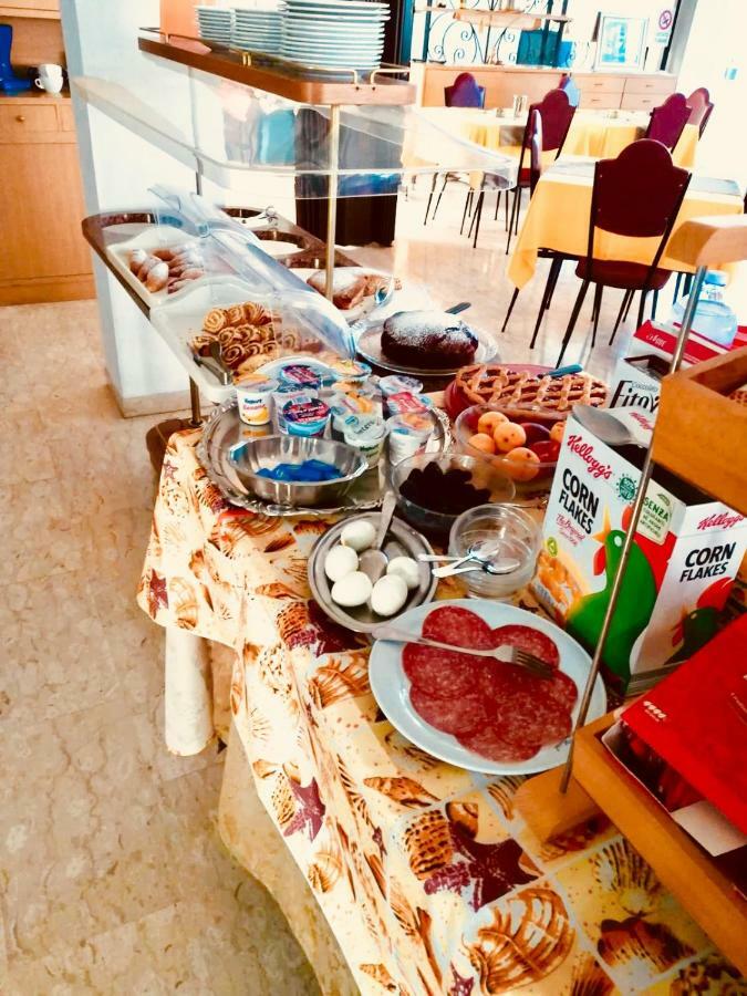 Hotel Savini Rimini Kültér fotó