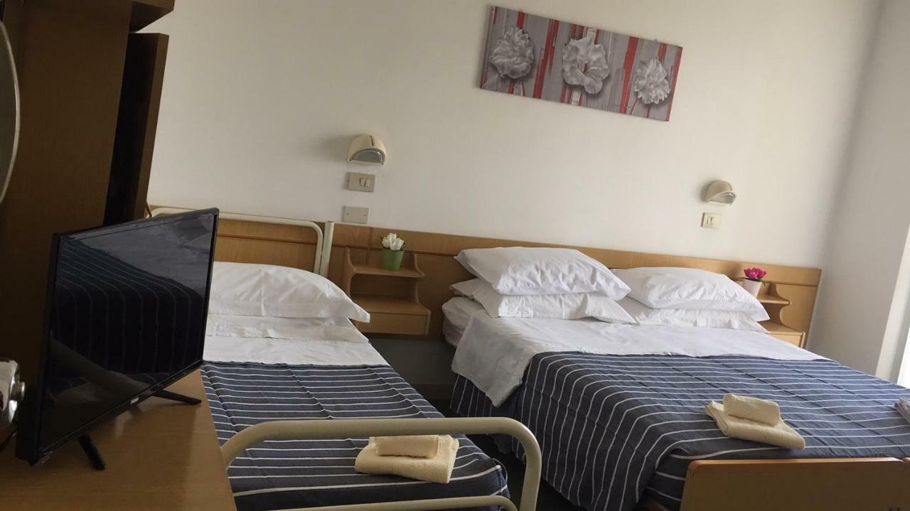 Hotel Savini Rimini Kültér fotó